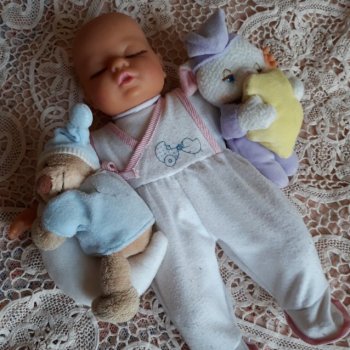 С Днем любителей поспать