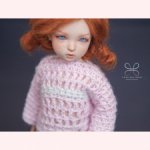 Вязаный розовый свитер для 1/6 деток (на фото иплхаус Бид)