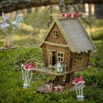 Избушка Бабы Яги с колдовскими аксессуарами