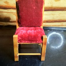 Мягкий стул для небольших кукол. Винтаж.