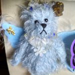 Миниатюрный медвежонок Снежинка от Annette Funicello Bear Co. 10 см. Мохер.