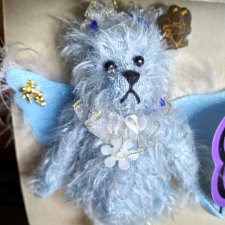 Миниатюрный медвежонок Снежинка от Annette Funicello Bear Co. 10 см. Мохер.