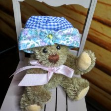 Медвежонок от Annette Funicello Bear. 100% мохер. 14 см