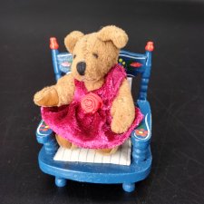 Миниатюрный винтажный медвежонок - девочка от Boyds Bears Co. 6 см