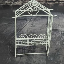 Беседка для кукол и мишек. Миниатюра