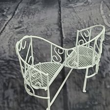 Кресло для небольших кукол-мишек.