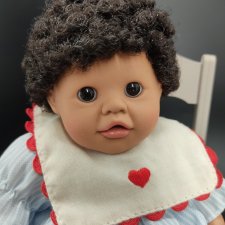 Малышка-мулатка от Pauline Bjonness Jacobsen. 20 см. Винил