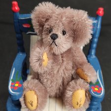 Мишка Оникс от Chu-Ming Wu. 7 см 1995 год.