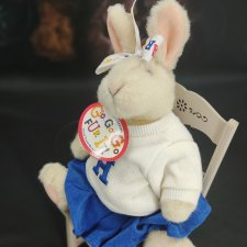 Кролик Hoppy Vanderhare,друг мишек Muffy. Чирлидер.