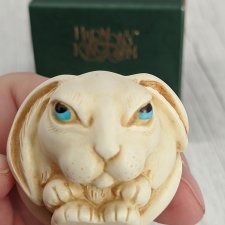 Шкатулка Кролик Ферги от Harmony Kingdom. 4 см Шкатулка Кролик Ферги от Harmony Kingdom. 4 см