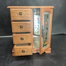 Шкаф-шкатулка деревянная. Винтаж