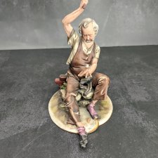 Фарфоровая статуэтка Сапожник. Каподимонте. Capodimonte. Фарфоровая статуэтка Сапожник. Каподимонте. Capodimonte.