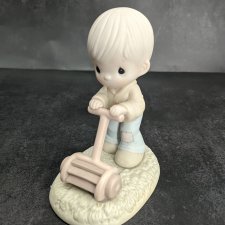 Фарфоровая статуэтка Precious Moments. 1989 год. Фарфоровая статуэтка Precious Moments. 1989 год.