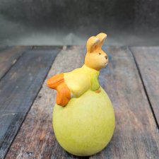 Статуэтка Пасхальный Кролик на яйце