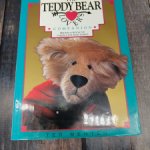 Книга "Справочник любителя плюшевых мишек" .