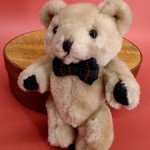 Мишка с бабочкой. Германия?