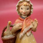 Деревянная статуэтка Девочка С Гусем от Anri Италия