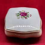 Антикварная фарфоровая шкатулка Роза