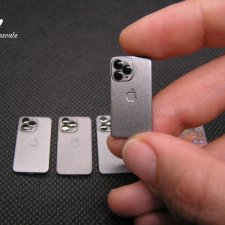 Миниатюрный iPhone для куклы
