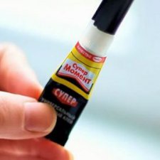 Супер клей + сода = склеит пластик и "достроит" нужное