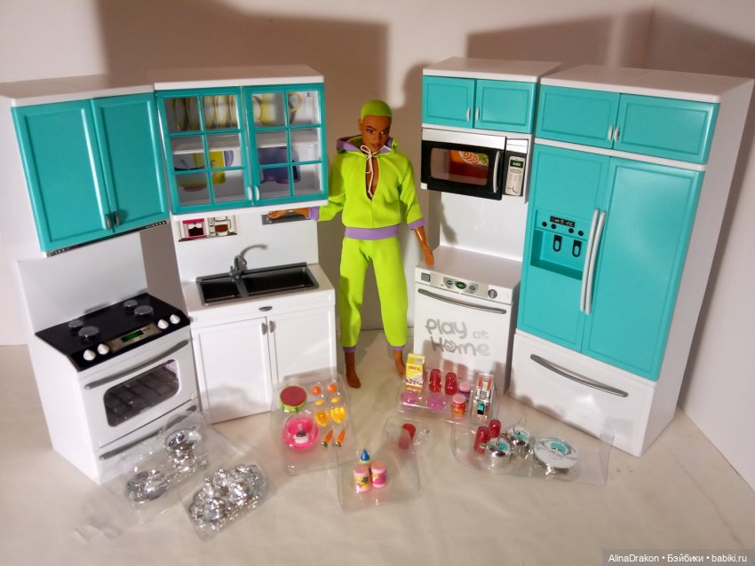 Игрушечная кухня для кукол формата Барби - обзор для кукольников