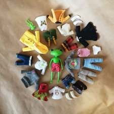 Лягушка Wonder Frog, наш маленький гардероб