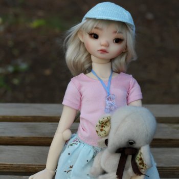 Чам на прогулке