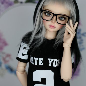 Моя Minifee Maya примеряет два образа