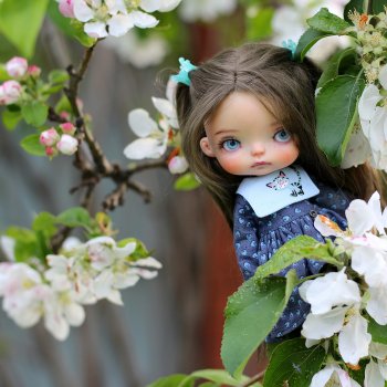 моя Монст на прогулке