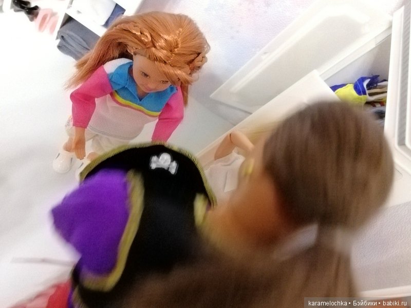 Подружки-хохотушки, а также их родители