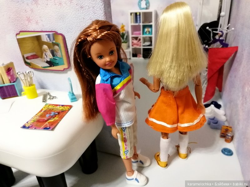 Подружки-хохотушки, а также их родители