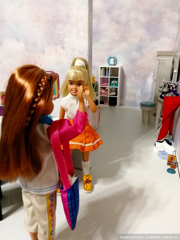 Подружки-хохотушки, а также их родители