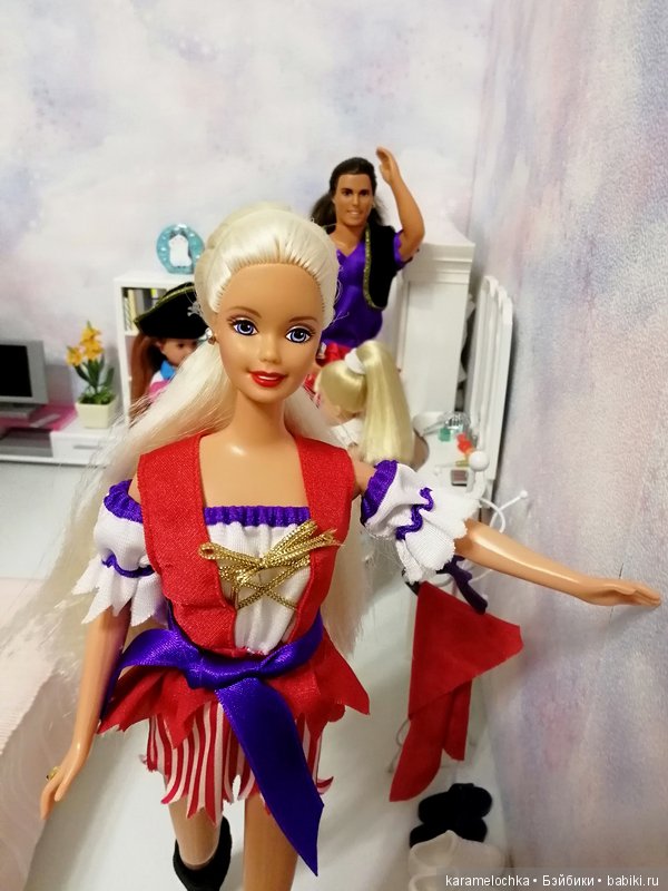 Подружки-хохотушки, а также их родители