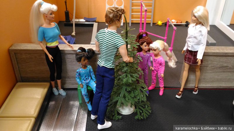 Филипп вернулся с сюрпризом! Украшаем спортзал к Новому Году