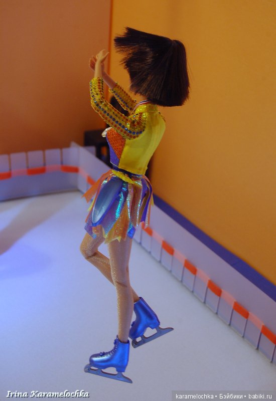 Фигурное катание на катке в спортцентре города Кукловодска