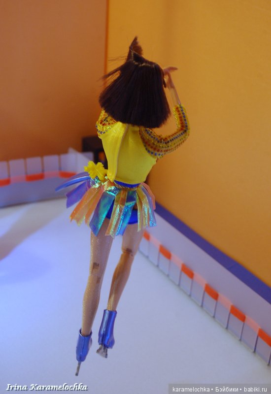 Фигурное катание на катке в спортцентре города Кукловодска