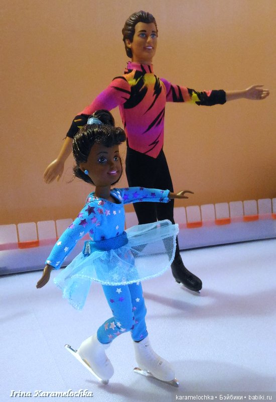 Фигурное катание на катке в спортцентре города Кукловодска