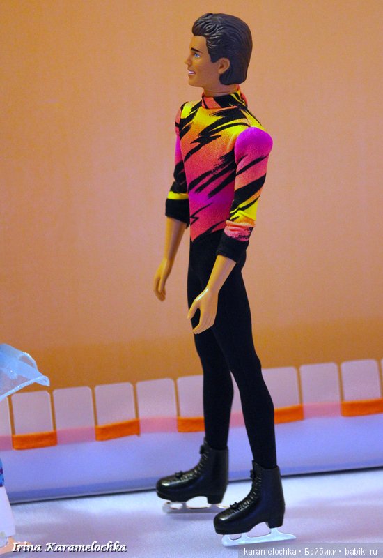 Фигурное катание на катке в спортцентре города Кукловодска