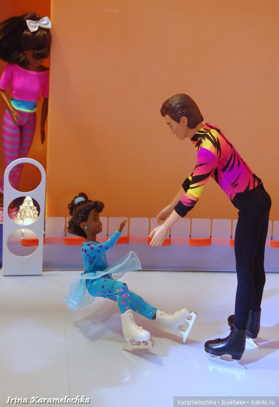 Фигурное катание на катке в спортцентре города Кукловодска