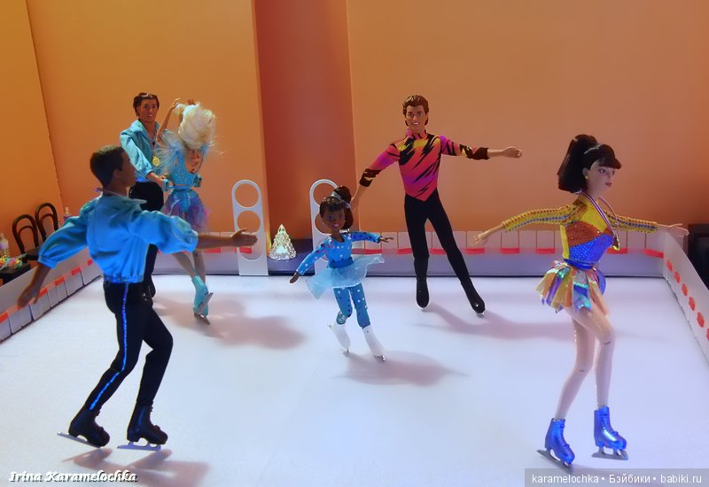 Фигурное катание на катке в спортцентре города Кукловодска