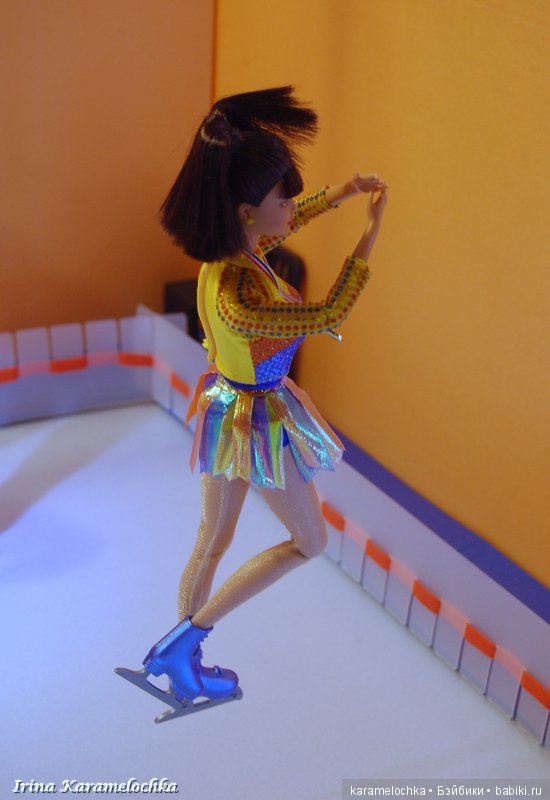 Фигурное катание на катке в спортцентре города Кукловодска