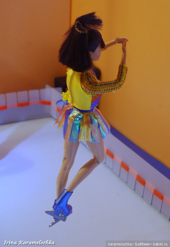 Фигурное катание на катке в спортцентре города Кукловодска