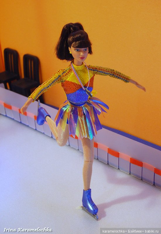 Фигурное катание на катке в спортцентре города Кукловодска