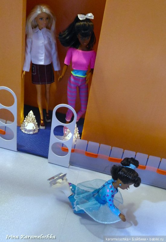 Фигурное катание на катке в спортцентре города Кукловодска