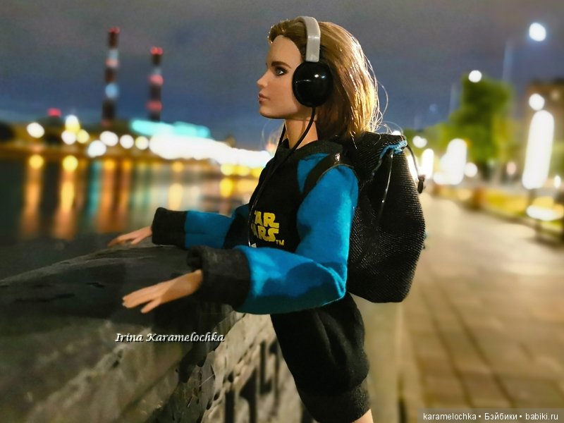 Личная драма. Часть 1. Девочка с плеером, вечером