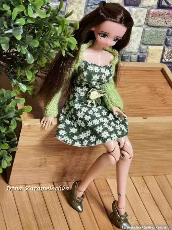 Эльфийка и весьма необычное, чтобы считаться домашним питомцем, существо