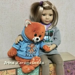 Ее зовут Яна. Kidz... и, разумеется, Cats