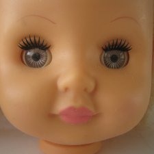 Кто она, кукла с серыми глазами?!