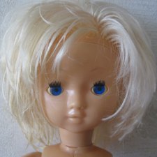 Традиционный вопрос начинающего: Кто она, куколка с необычными глазками?