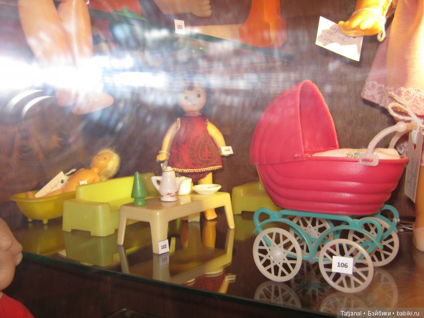 Выставка кукол "Дочки-матери"